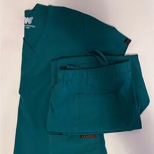 Woman’s Monarch Petite Large scrubs.